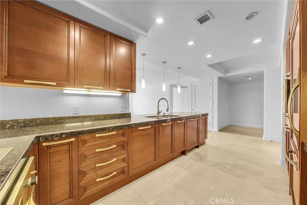 Image 12 of property listing at 3044 Scholarship, Irvine, CA 92612