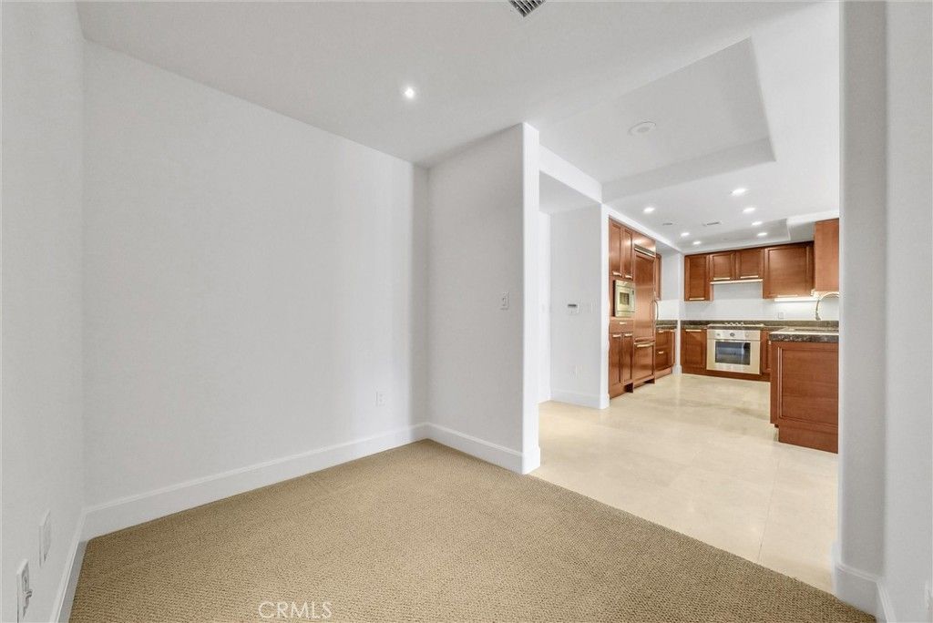 Image 14 of property listing at 3044 Scholarship, Irvine, CA 92612