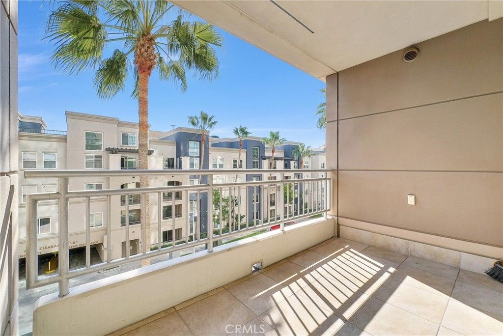 Image 22 of property listing at 3044 Scholarship, Irvine, CA 92612