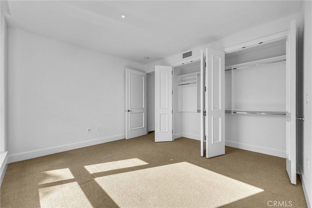 Image 26 of property listing at 3044 Scholarship, Irvine, CA 92612