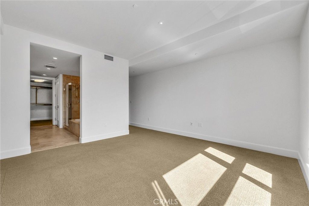 Image 35 of property listing at 3044 Scholarship, Irvine, CA 92612