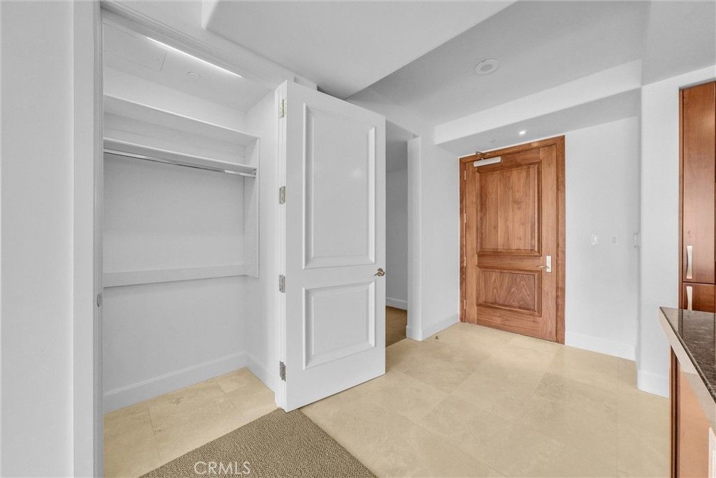 Image 7 of property listing at 3044 Scholarship, Irvine, CA 92612