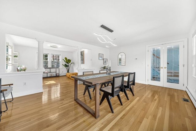 33 Old Farm Rd, Reading, MA 01867