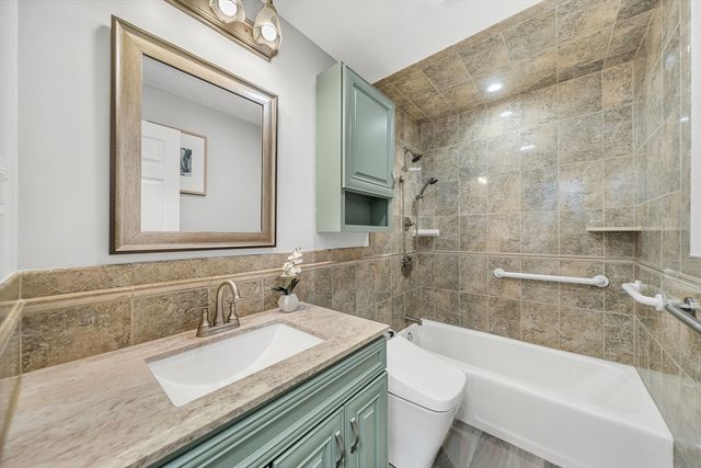 33 Old Farm Rd, Reading, MA 01867