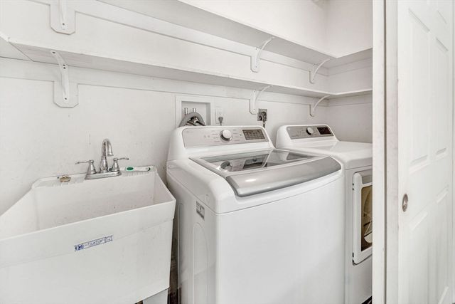 33 Old Farm Rd, Reading, MA 01867