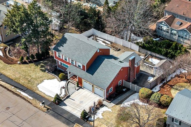 33 Old Farm Rd, Reading, MA 01867