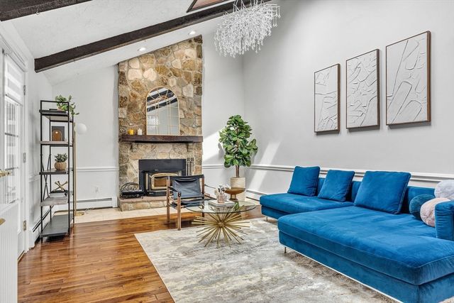 33 Old Farm Rd, Reading, MA 01867