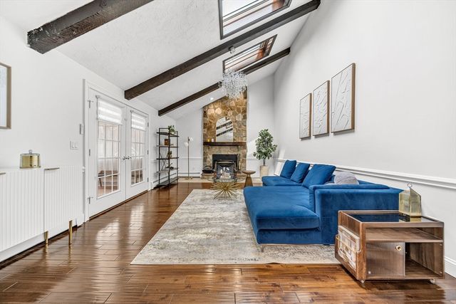 33 Old Farm Rd, Reading, MA 01867