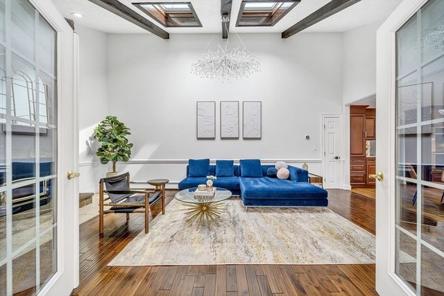 33 Old Farm Rd, Reading, MA 01867