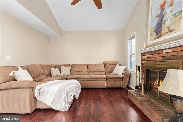 10283 CEDAR RIDGE DR, Manassas, VA 20110