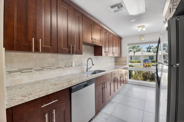 13740 Via Flora C, Delray Beach, FL 33484