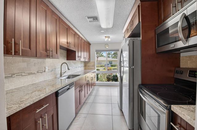 13740 Via Flora C, Delray Beach, FL 33484