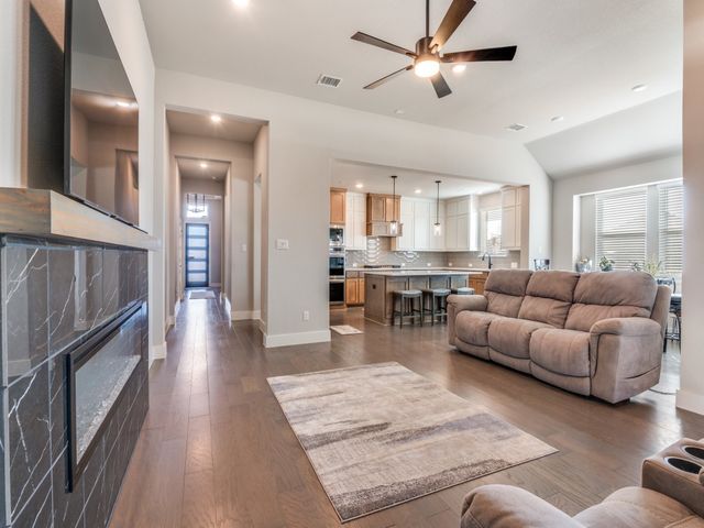 1855 Overcup Court, Waxahachie, TX 75165