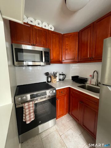 13 West Washington Avenue 15, Stamford, CT 06902
