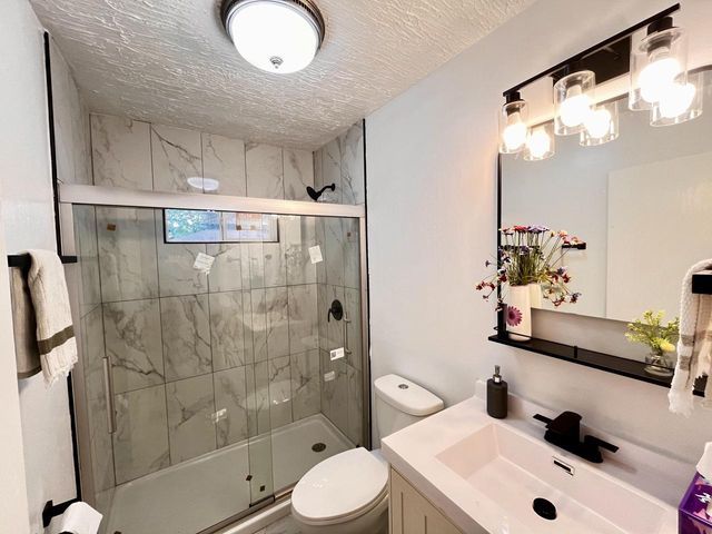 5315 W Portage AVENUE, Milwaukee, WI 53223