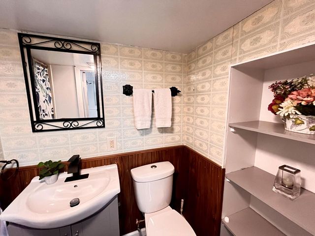 5315 W Portage AVENUE, Milwaukee, WI 53223