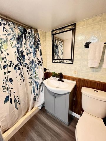 5315 W Portage AVENUE, Milwaukee, WI 53223