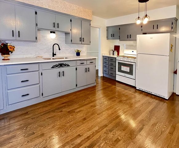 5315 W Portage AVENUE, Milwaukee, WI 53223