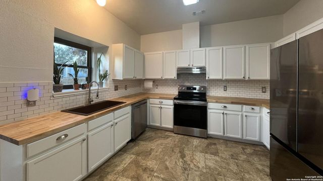 13107 Burgundy Pt, San Antonio, TX 78217