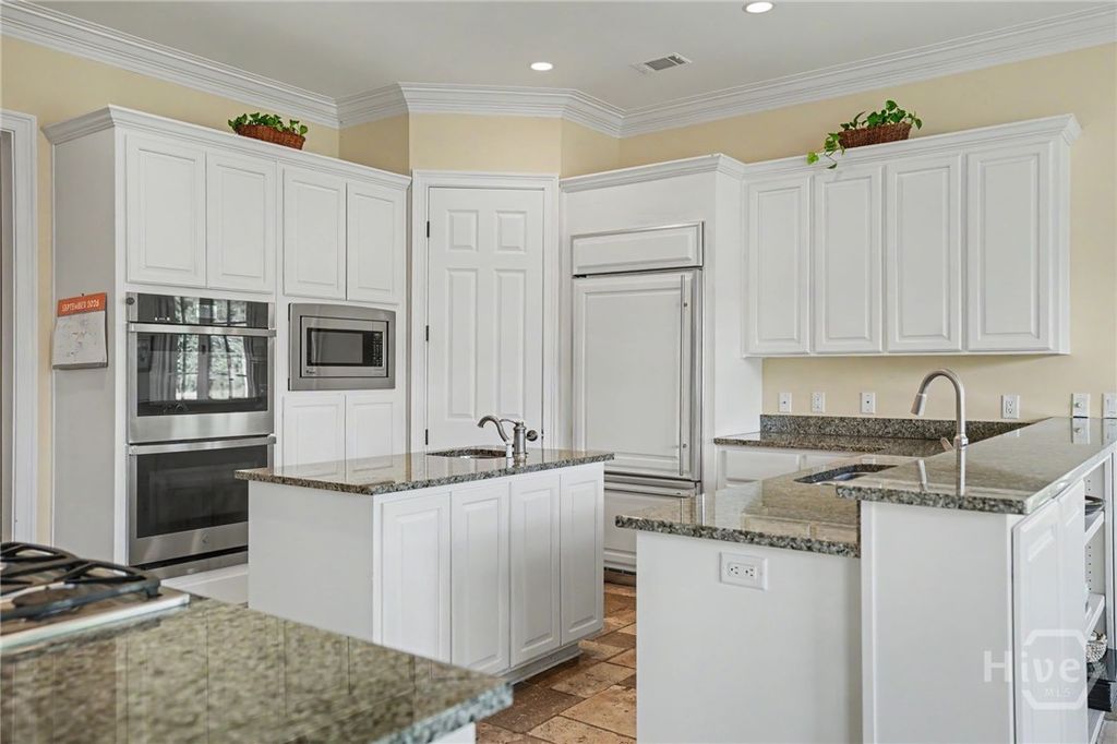 Image 6 of property listing at 29 Captains Crossing, Savannah, GA 31411