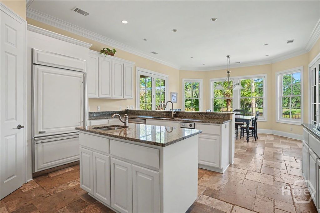 Image 7 of property listing at 29 Captains Crossing, Savannah, GA 31411