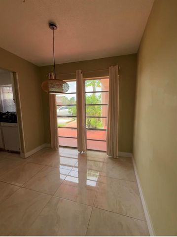 22 GOLFS EDGE B, West Palm Beach, FL 33417