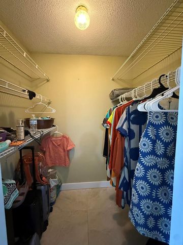 22 GOLFS EDGE B, West Palm Beach, FL 33417