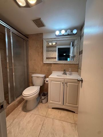 22 GOLFS EDGE B, West Palm Beach, FL 33417