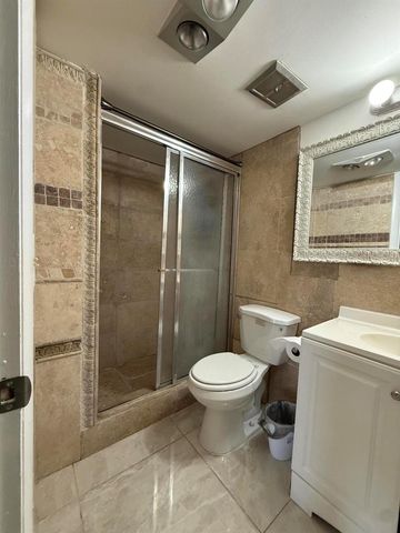 22 GOLFS EDGE B, West Palm Beach, FL 33417