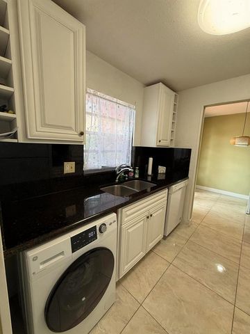 22 GOLFS EDGE B, West Palm Beach, FL 33417