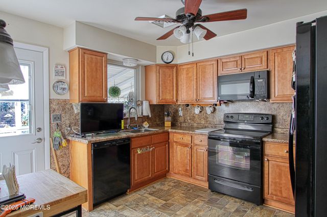 5 Bayberry Lane A, Whiting, NJ 08759