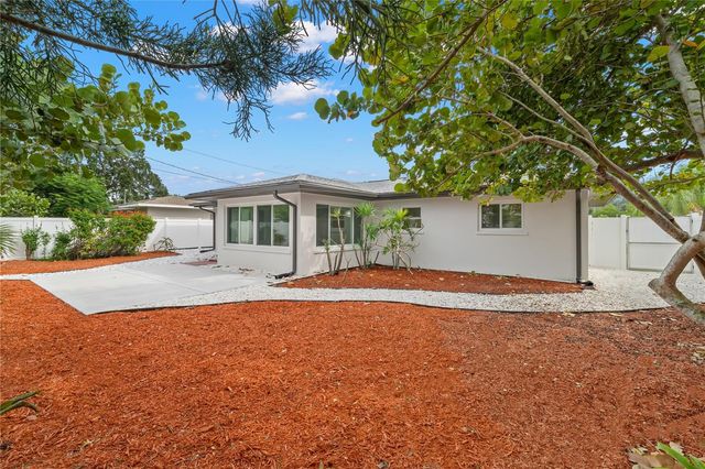 1540 SAN ROY DRIVE, Dunedin, FL 34698