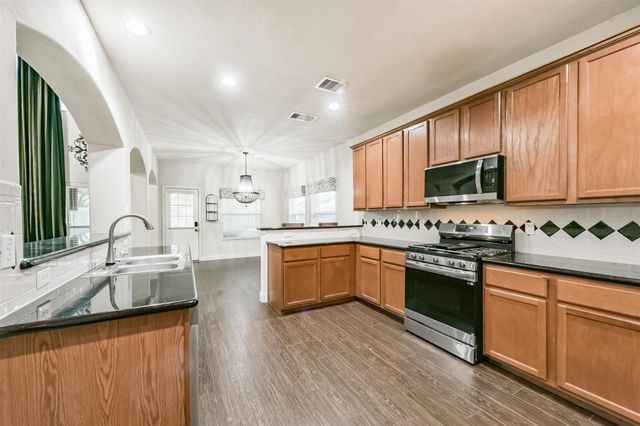 2206 Comal Springs Drive, Deer Park, TX 77536