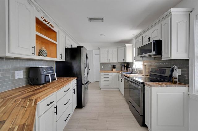 1235 14TH STREET N, St Petersburg, FL 33705