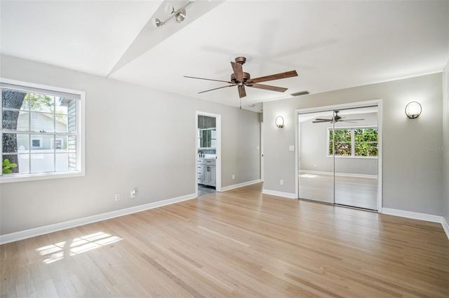 1235 14TH STREET N, St Petersburg, FL 33705