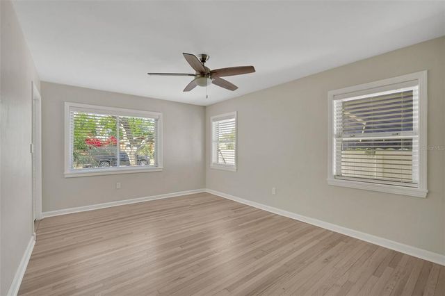 1235 14TH STREET N, St Petersburg, FL 33705
