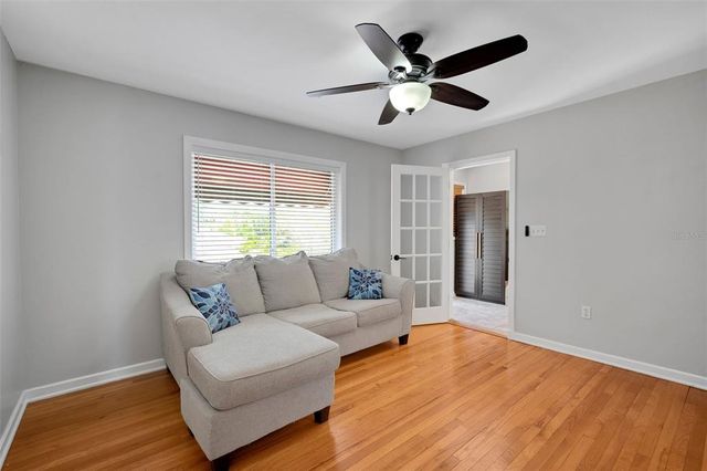 1235 14TH STREET N, St Petersburg, FL 33705