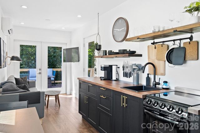 8 & 10 George Allen Ridge A & B, Arden, NC 28704