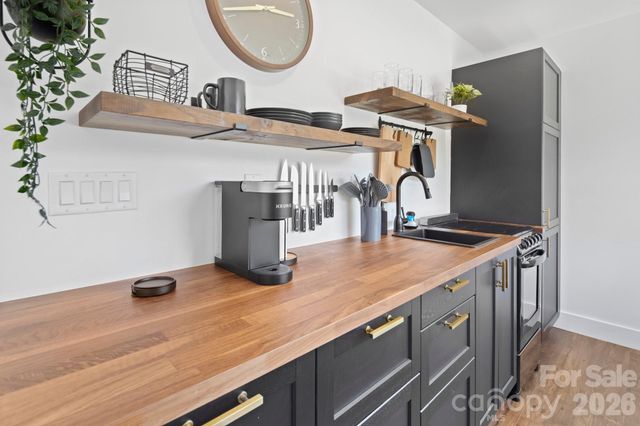 8 & 10 George Allen Ridge A & B, Arden, NC 28704