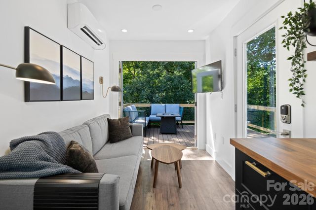 8 & 10 George Allen Ridge A & B, Arden, NC 28704