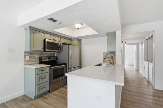 2505 Wedglea Drive 114, Dallas, TX 75211