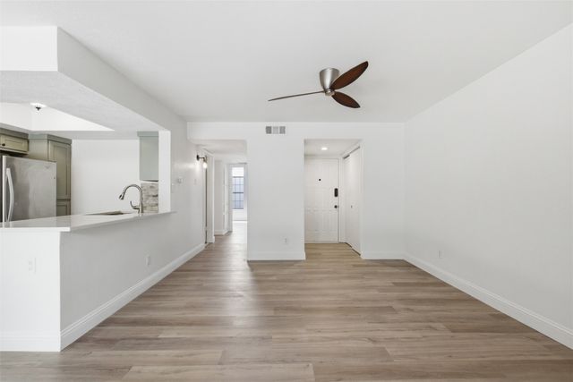 2505 Wedglea Drive 114, Dallas, TX 75211