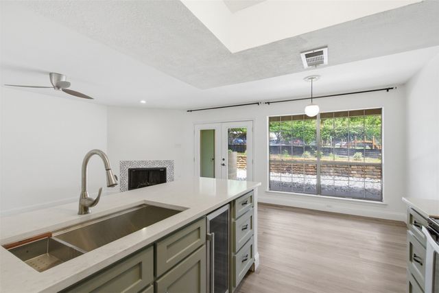 2505 Wedglea Drive 114, Dallas, TX 75211