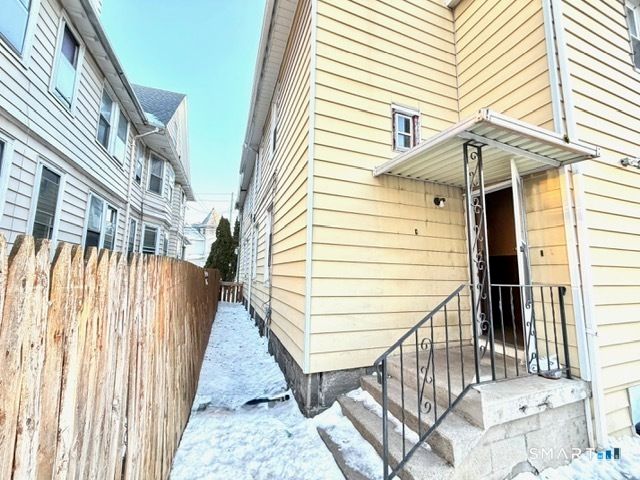 41-43 Washington Terrace, Bridgeport, CT 06604