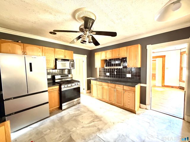 41-43 Washington Terrace, Bridgeport, CT 06604