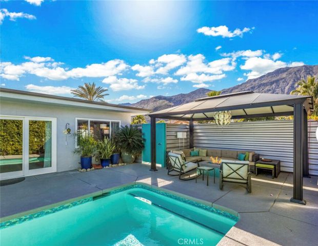 610 S Calle Palo Fierro, Palm Springs, CA 92264