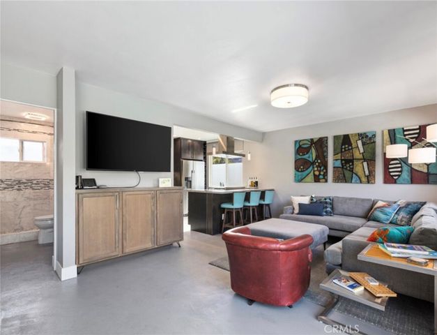 610 S Calle Palo Fierro, Palm Springs, CA 92264