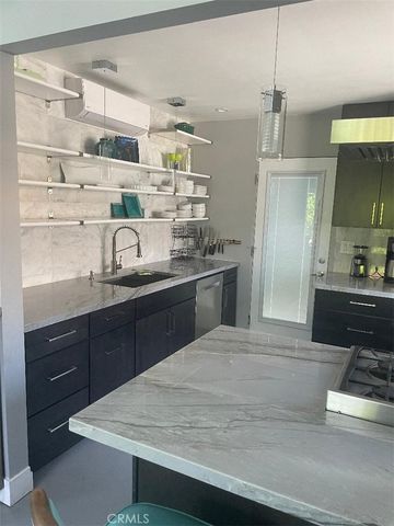 610 S Calle Palo Fierro, Palm Springs, CA 92264