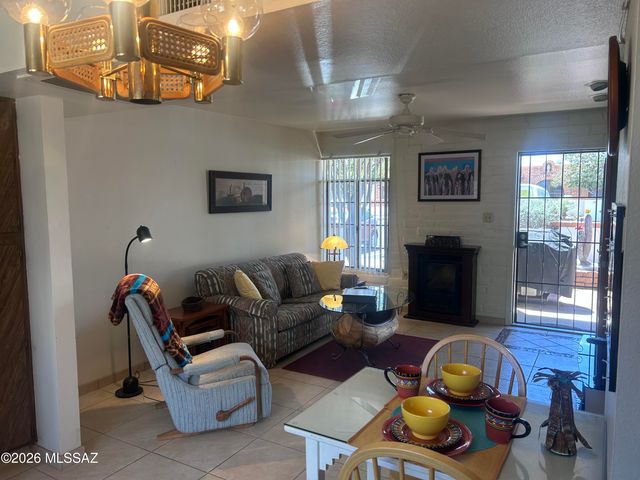 219 S Paseo Sarta Apt B, Green Valley, AZ 85614