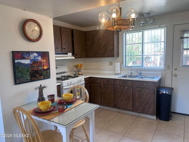219 S Paseo Sarta Apt B, Green Valley, AZ 85614